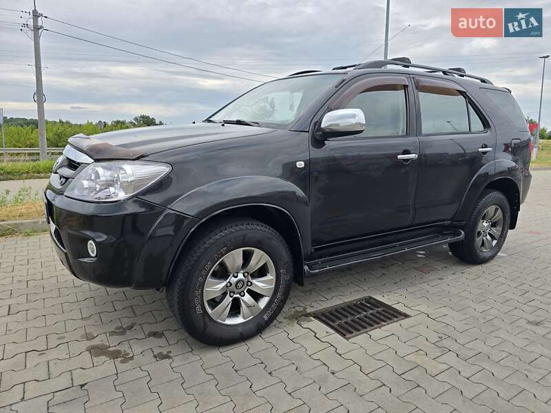 Toyota Fortuner 2006