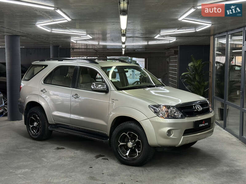 Toyota Fortuner 2007