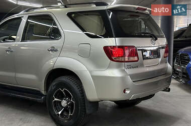 Внедорожник / Кроссовер Toyota Fortuner 2007 в 