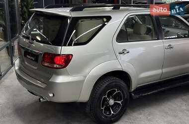 Внедорожник / Кроссовер Toyota Fortuner 2007 в 