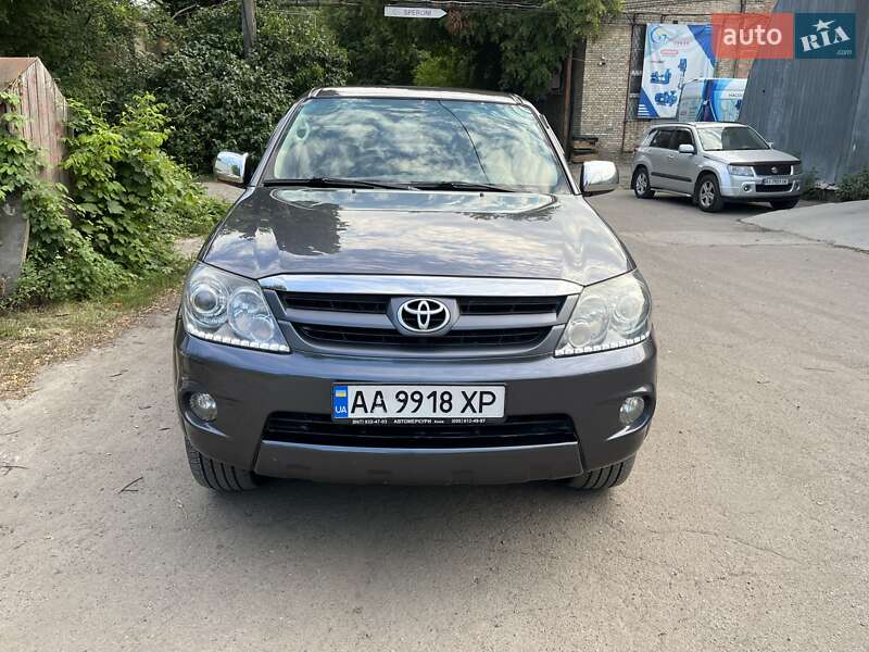 Toyota Fortuner 2008