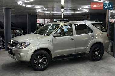 Внедорожник / Кроссовер Toyota Fortuner 2007 в 