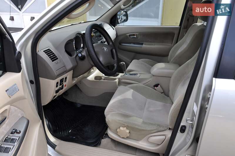 Внедорожник / Кроссовер Toyota Fortuner 2006 в Львове