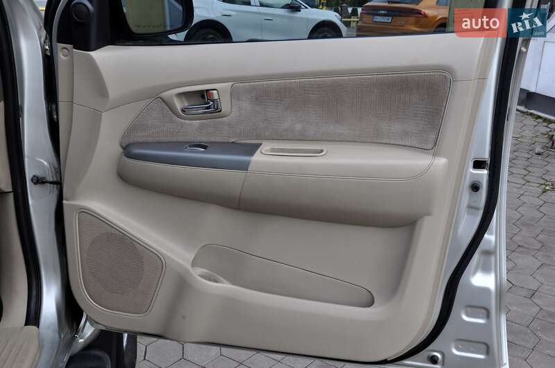 Внедорожник / Кроссовер Toyota Fortuner 2006 в Львове