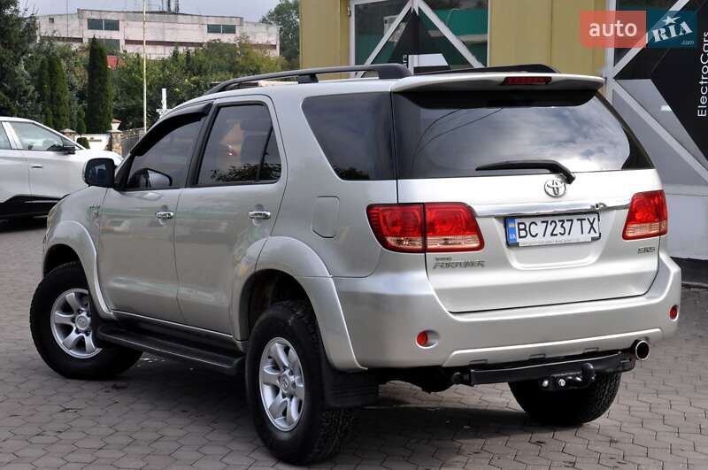 Внедорожник / Кроссовер Toyota Fortuner 2006 в Львове