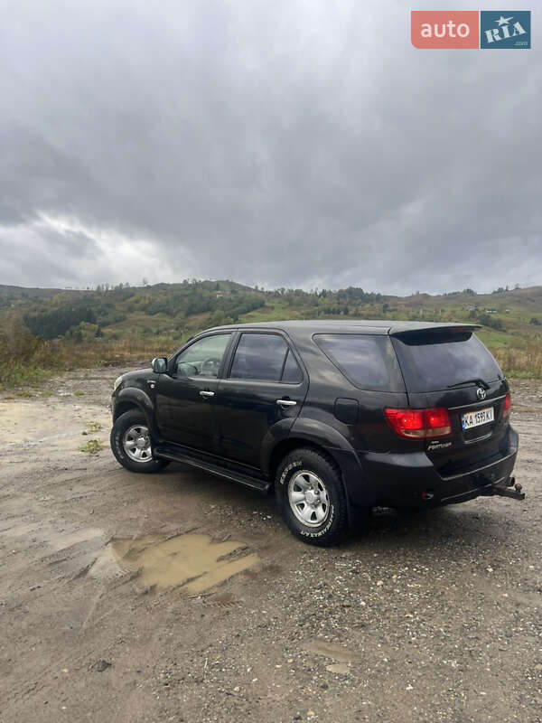 Позашляховик / Кросовер Toyota Fortuner 2006 в Рахові