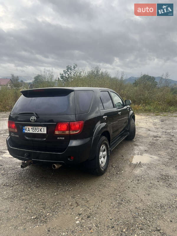 Позашляховик / Кросовер Toyota Fortuner 2006 в Рахові