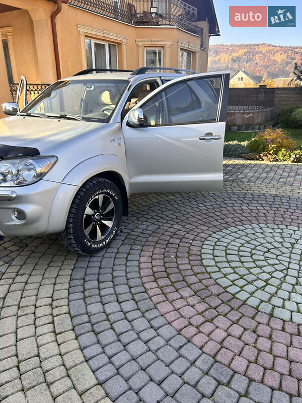 Внедорожник / Кроссовер Toyota Fortuner 2007 в Тячеве фото 2 Внедорожник / Кроссовер Toyota Fortuner 2007 в Тячеве