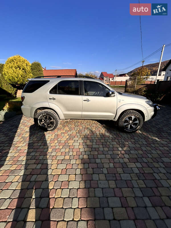Внедорожник / Кроссовер Toyota Fortuner 2007 в Тячеве фото 7 Внедорожник / Кроссовер Toyota Fortuner 2007 в Тячеве