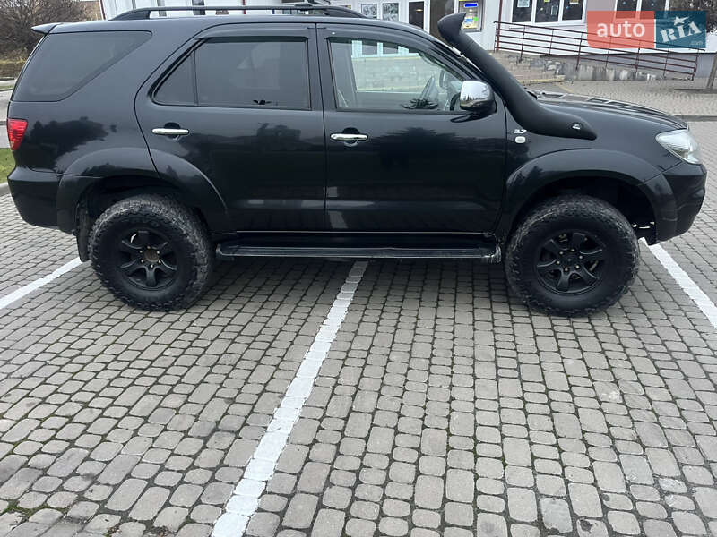 Внедорожник / Кроссовер Toyota Fortuner 2006 в Львове фото 5 Внедорожник / Кроссовер Toyota Fortuner 2006 в Львове