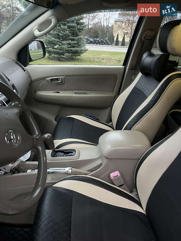 Внедорожник / Кроссовер Toyota Fortuner 2006 в Львове фото 16 Внедорожник / Кроссовер Toyota Fortuner 2006 в Львове