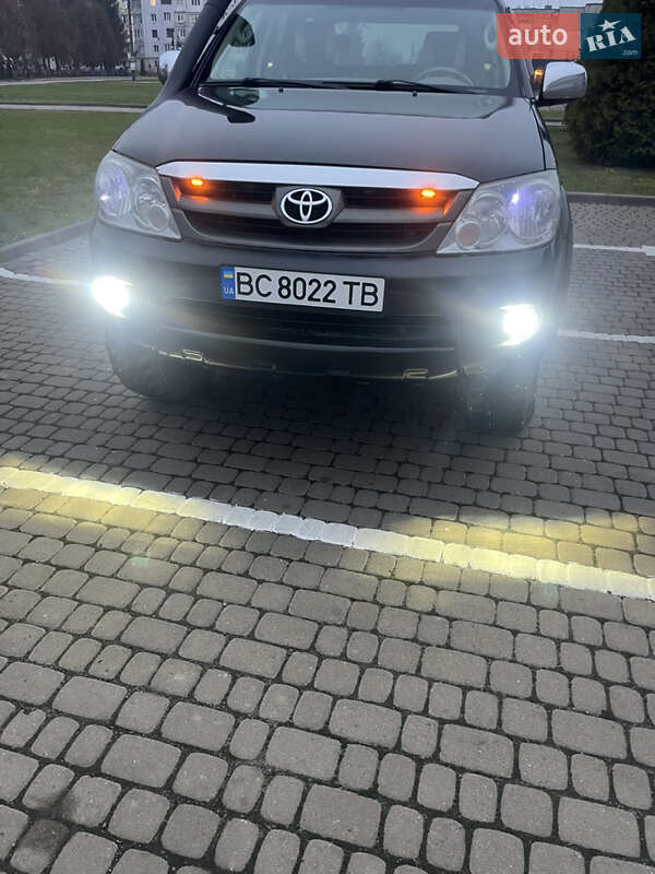 Внедорожник / Кроссовер Toyota Fortuner 2006 в Львове фото 25 Внедорожник / Кроссовер Toyota Fortuner 2006 в Львове