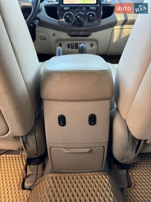 Позашляховик / Кросовер Toyota Fortuner 2006 в Львові