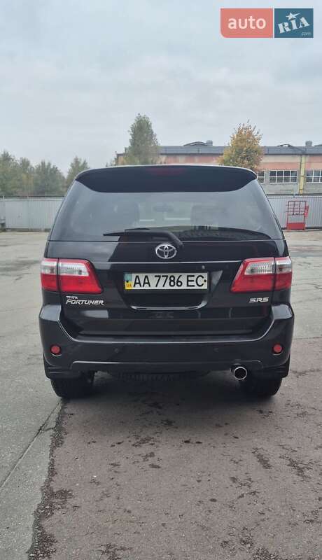 Внедорожник / Кроссовер Toyota Fortuner 2010 в Киеве