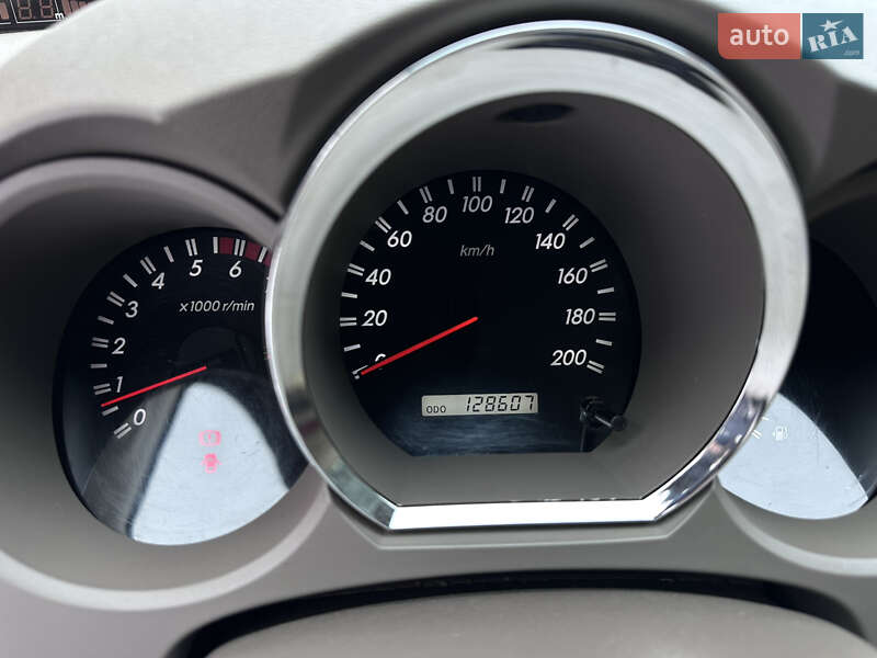 Внедорожник / Кроссовер Toyota Fortuner 2006 в Харькове фото 21 Внедорожник / Кроссовер Toyota Fortuner 2006 в Харькове