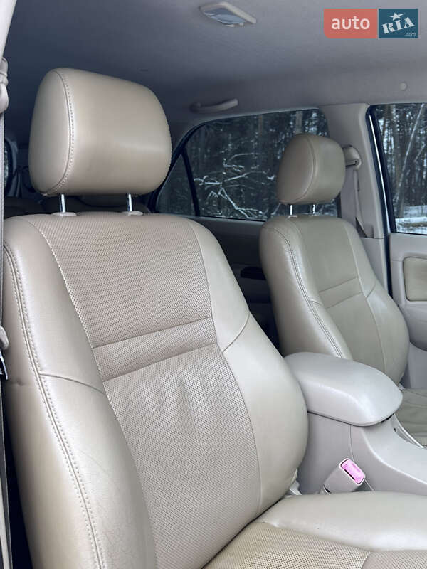 Внедорожник / Кроссовер Toyota Fortuner 2006 в Харькове фото 27 Внедорожник / Кроссовер Toyota Fortuner 2006 в Харькове