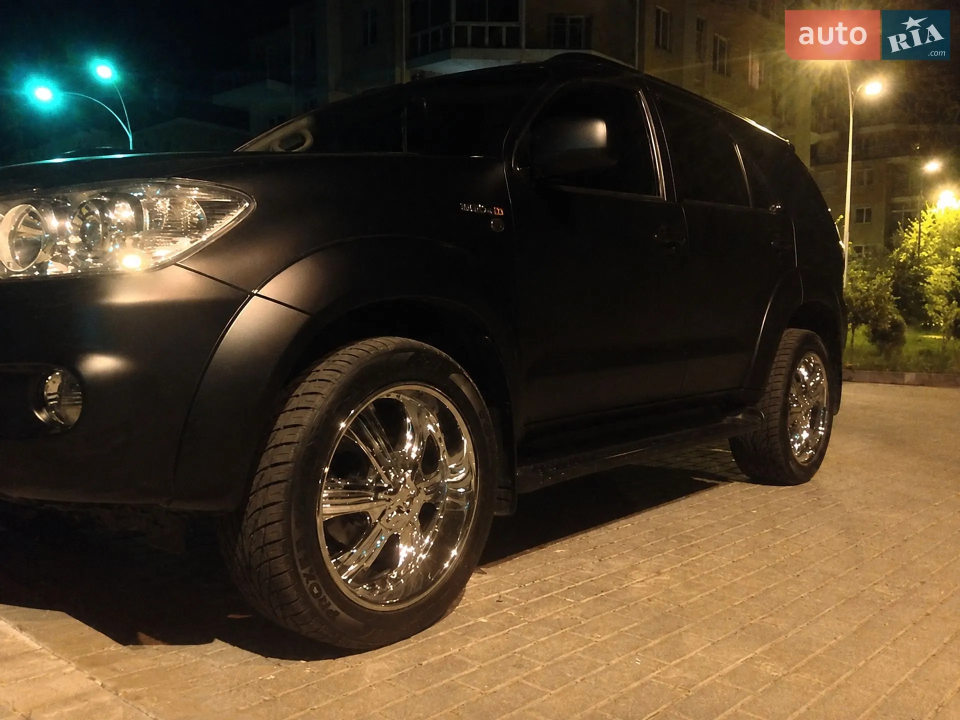 2011 Toyota Fortuner - мініатюра 3