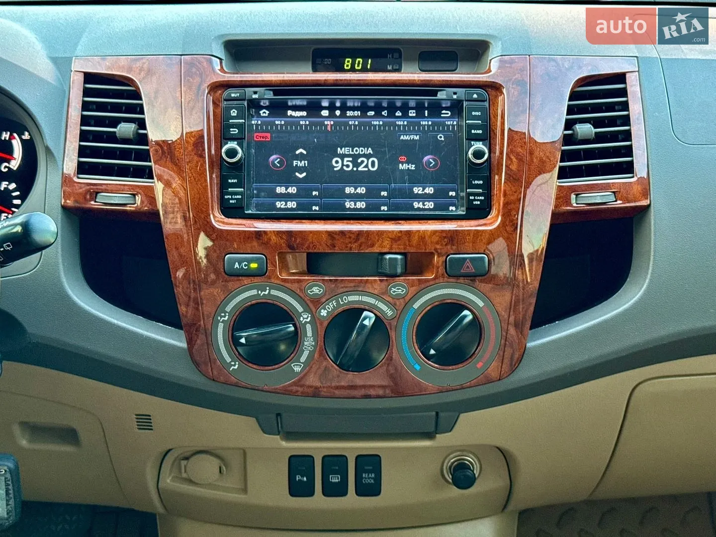 2010 Toyota Fortuner - мініатюра 20