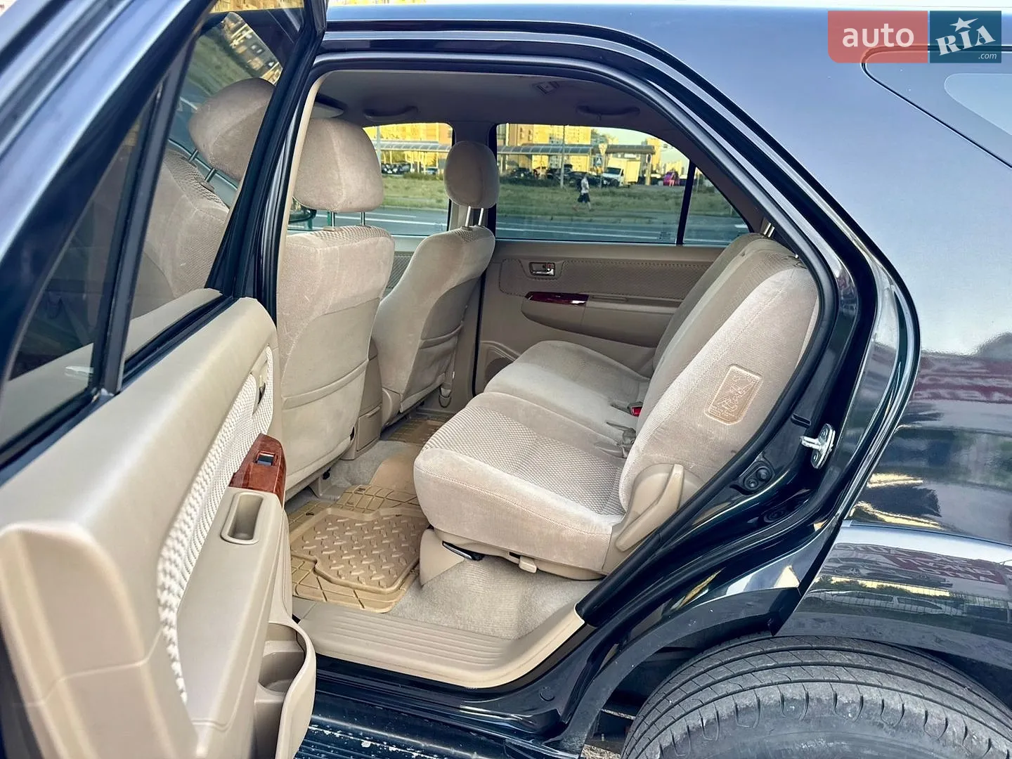 2010 Toyota Fortuner - мініатюра 40