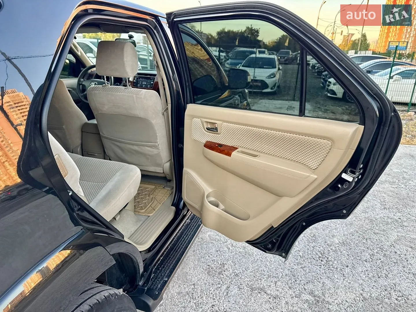 2010 Toyota Fortuner - мініатюра 44