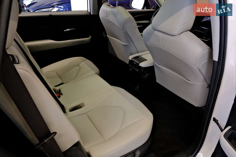 Позашляховик / Кросовер Toyota Grand Highlander 2023 в Одесі