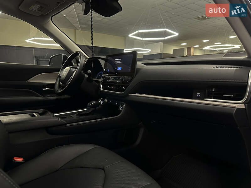 Позашляховик / Кросовер Toyota Grand Highlander 2024 в Миколаєві