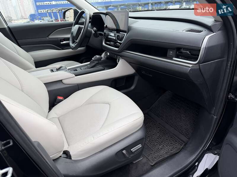 Внедорожник / Кроссовер Toyota Grand Highlander 2023 в Киеве