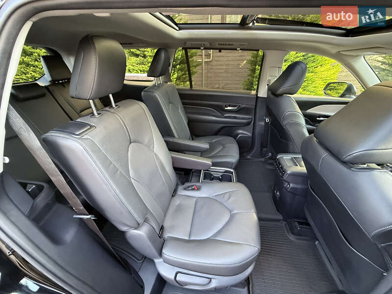 Внедорожник / Кроссовер Toyota Grand Highlander 2024 в Одессе