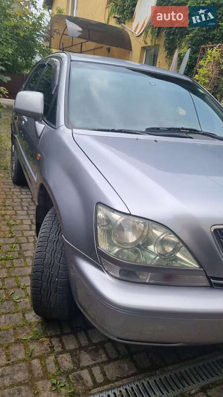 Внедорожник / Кроссовер Toyota Harrier 2001 в Львове