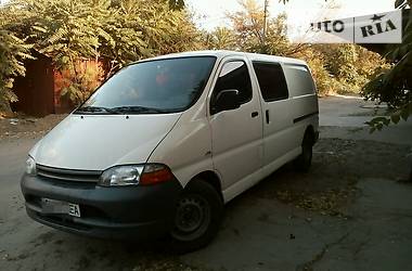 Грузопассажирский фургон Toyota Hiace 2003 в Белгороде-Днестровском