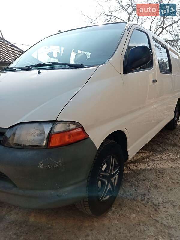Мікровен Toyota Hiace 2000 в Болграді
