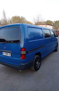 Позашляховик / Кросовер Toyota Hiace 2004 в Києві