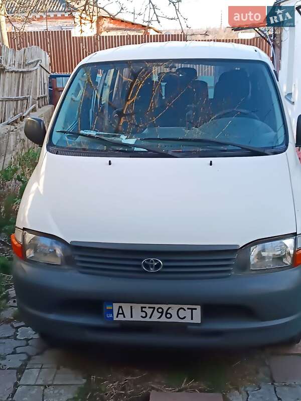 Toyota Hiace 2005