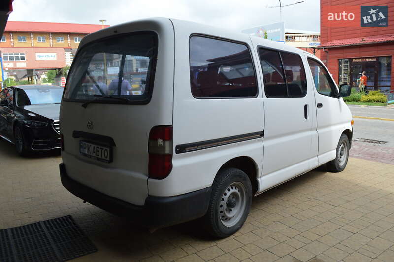 Мінівен Toyota Hiace 1998 в Львові