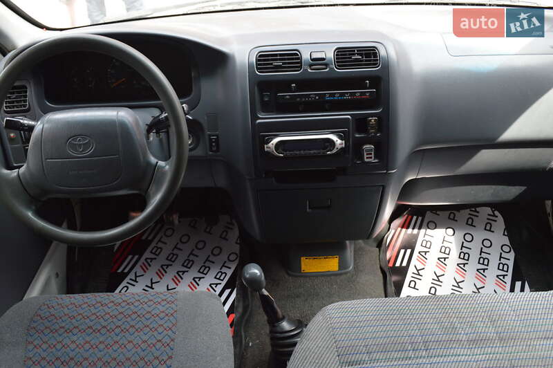 Мінівен Toyota Hiace 1998 в Львові