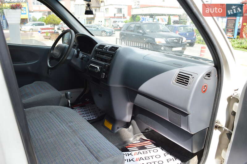 Мінівен Toyota Hiace 1998 в Львові