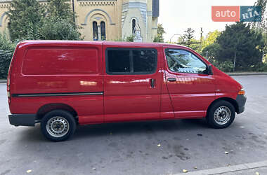 Грузовой фургон Toyota Hiace 2004 в Фастове