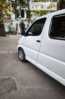 Мінівен Toyota Hiace 2006 в 
