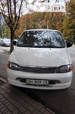 Мінівен Toyota Hiace 2006 в 