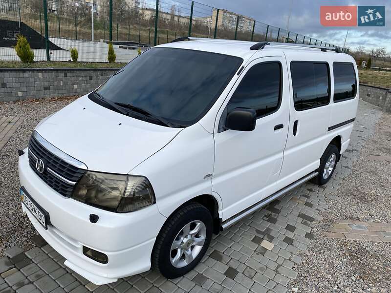 Минивэн Toyota Hiace 2008 в Южном