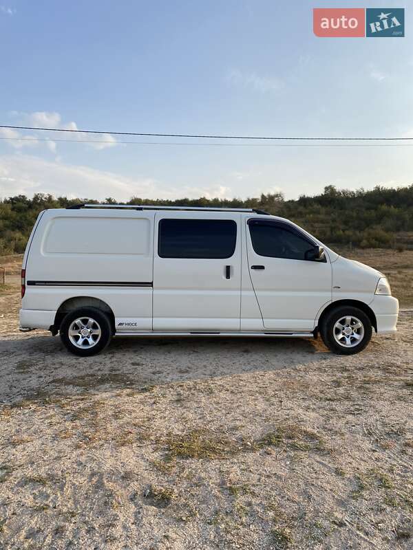 Минивэн Toyota Hiace 2007 в Доброславе