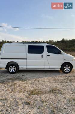 Минивэн Toyota Hiace 2007 в 
