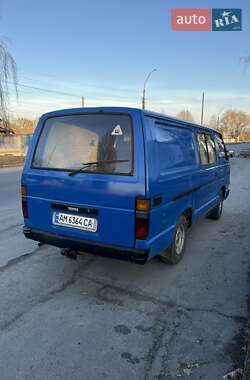 Мінівен Toyota Hiace 1986 в Звягелі