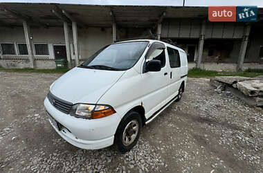 Мінівен Toyota Hiace 2006 в 