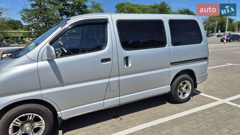 Мінівен Toyota Hiace 2002 в Одесі