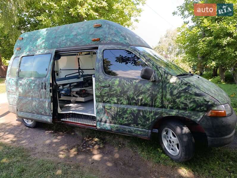 Мікровен Toyota Hiace 2006 в Полтаві