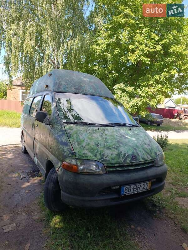 Мікровен Toyota Hiace 2006 в Полтаві