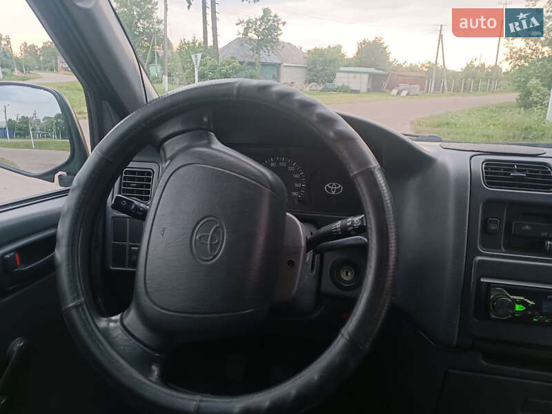 Минивэн Toyota Hiace 2005 в Киеве фото 6 Минивэн Toyota Hiace 2005 в Киеве