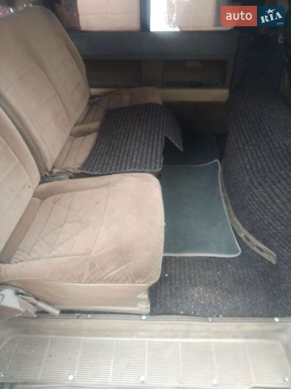 Мінівен Toyota Hiace 1988 в Петровому