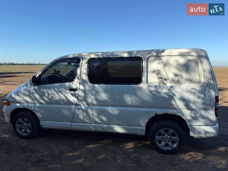 Минивэн Toyota Hiace 2000 в Одессе